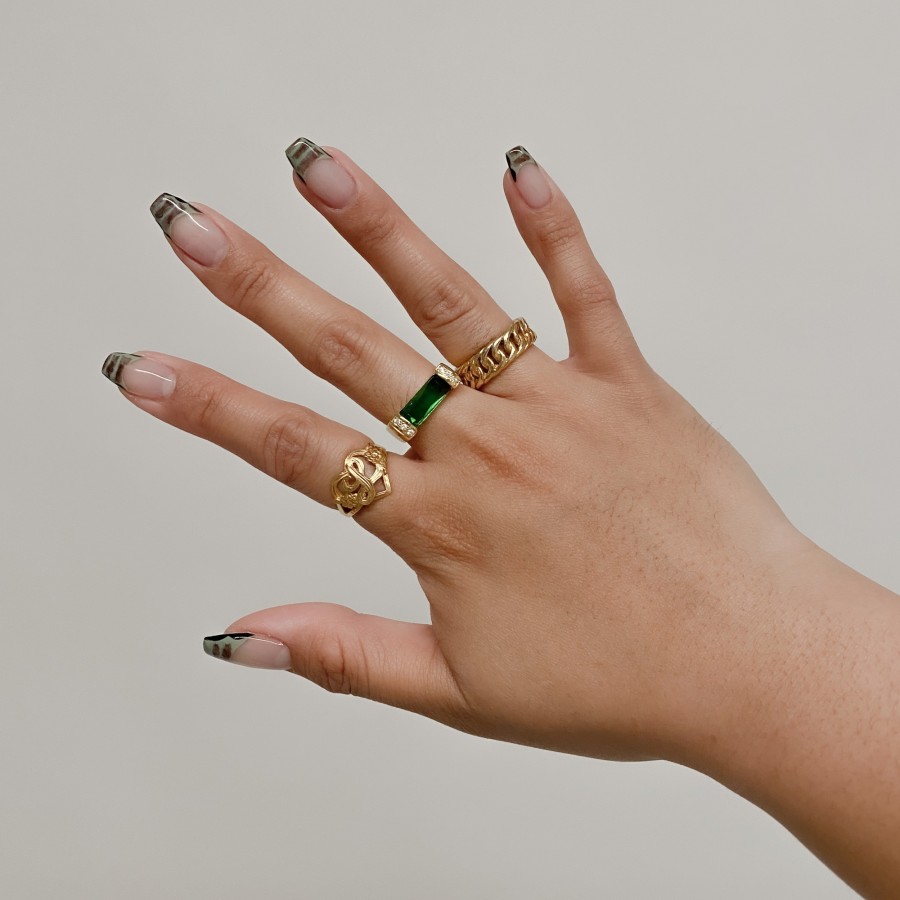 Shop The M Jewelers | The Grant Emerald Ring (Alexander Roth X The M Jewelers)